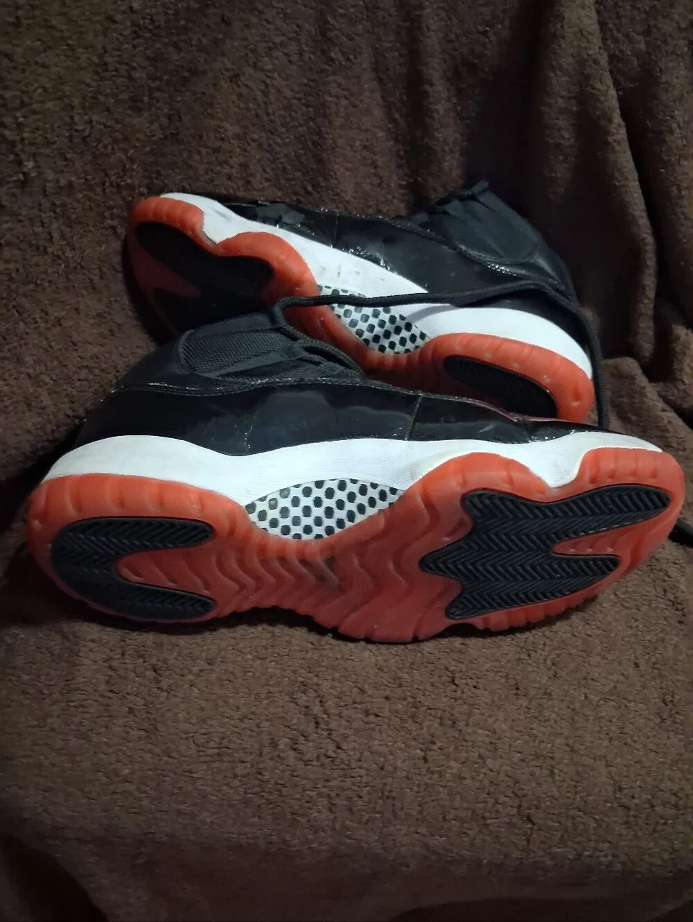 Air Jordan 11 Bred 2019 Size 7y